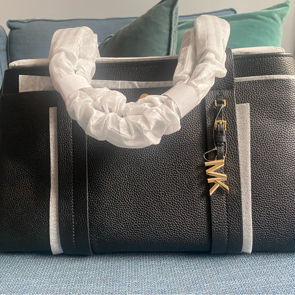 Michael Kors Black Tote Bag with Structured Design